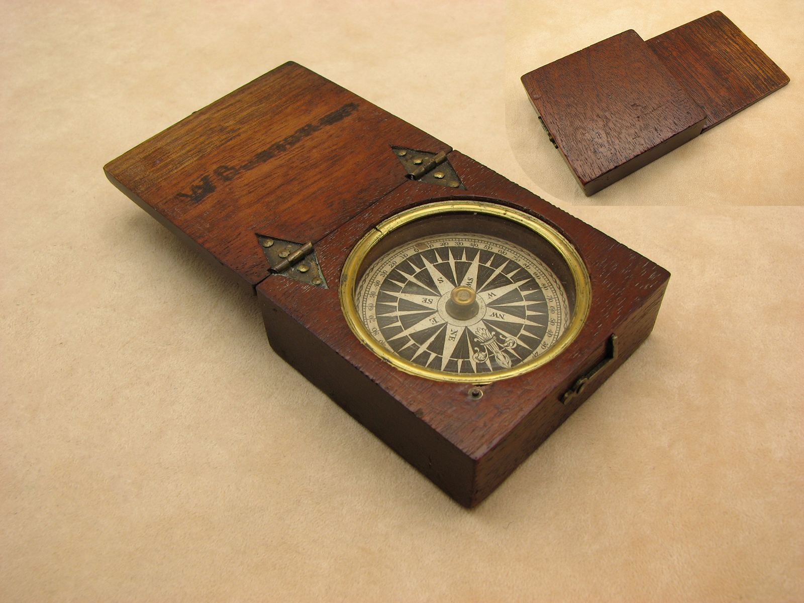 Regency period mahogany cased pocket compass